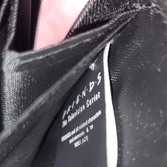 F•R•I•E•N•D•S Wallet. Zip-Around. - Picture 3 of 12